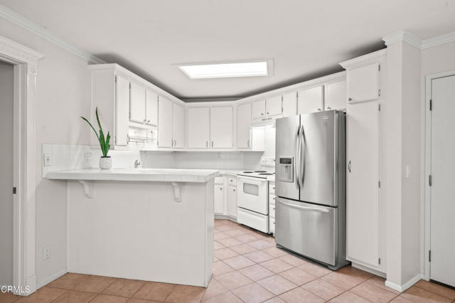 Building Photo - 4210 Vía Arbolada