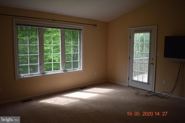 Building Photo - 16 Michael Ct