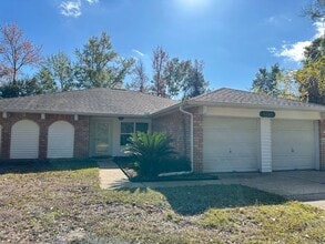 Building Photo - 6838 Apona St