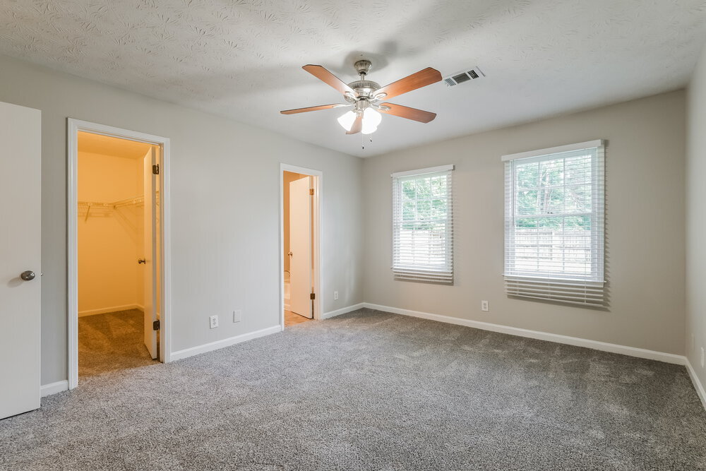 Building Photo - 3568 Fernbrook Dr