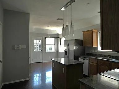Building Photo - 844 Ember Ln
