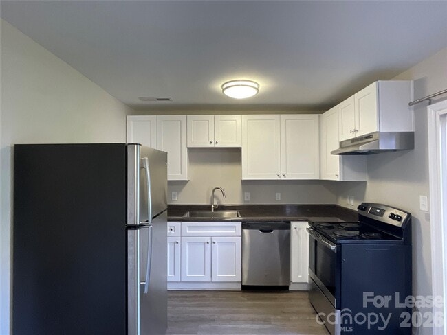 Building Photo - 206 E Glendale Ave