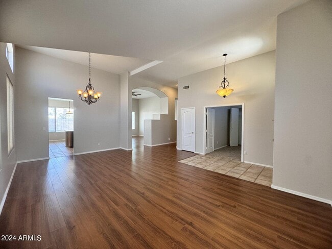 Building Photo - 1795 W Canary Way