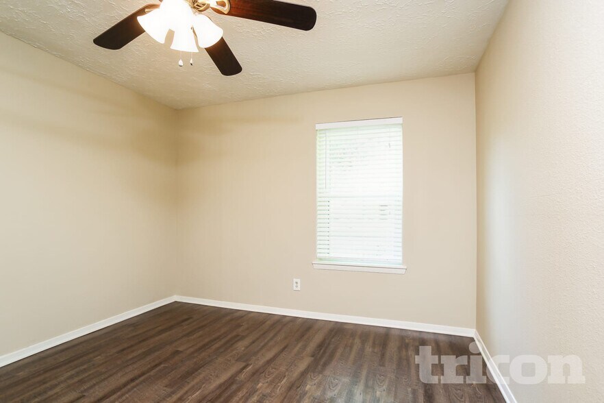 Building Photo - 4227 Burkegate Dr