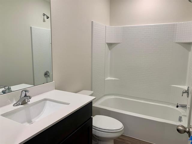 Building Photo - 612 Aqueduct Dr