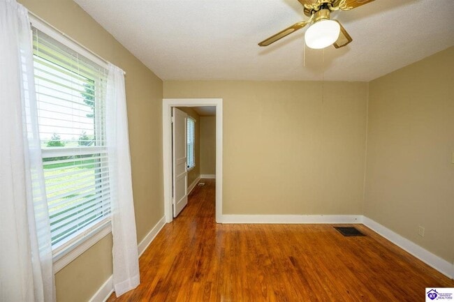 Building Photo - 189 Bob Wade Rd