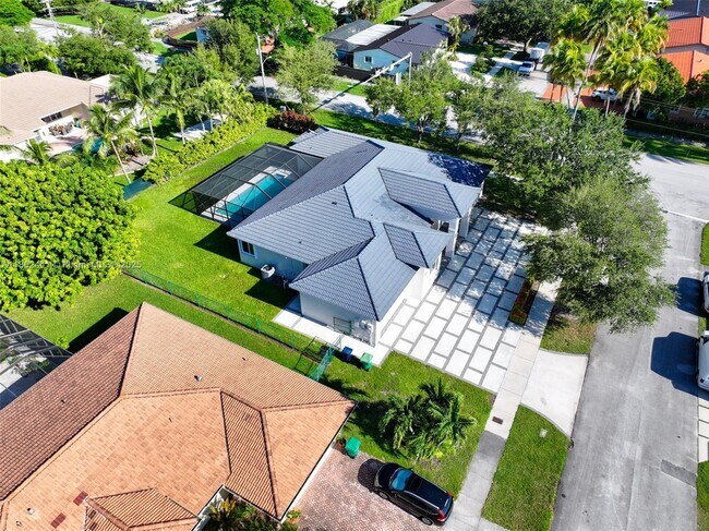 Building Photo - 6402 SW 93rd Pl