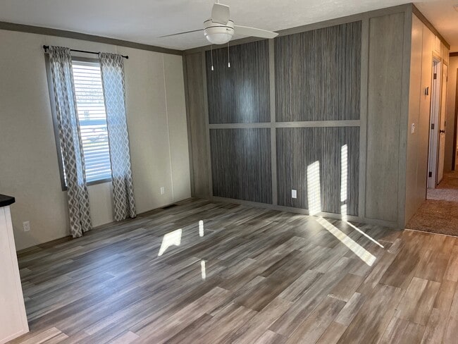 Building Photo - 109 Desander Dr