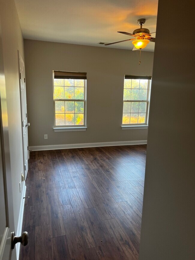 Building Photo - 11442 Charles Towne Way
