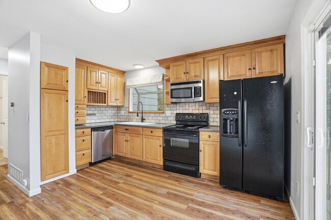 Building Photo - $2,895.95 - 3 Bed, 2 Bath Home in Arvada with Central AC, and Fenced in Yard!