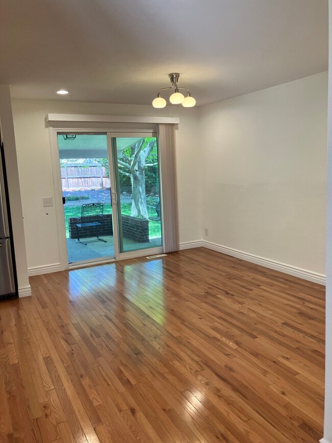 Building Photo - 6531 S Albion Way