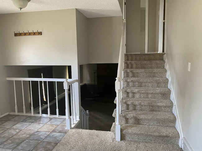Building Photo - 104 Briarwood Ct