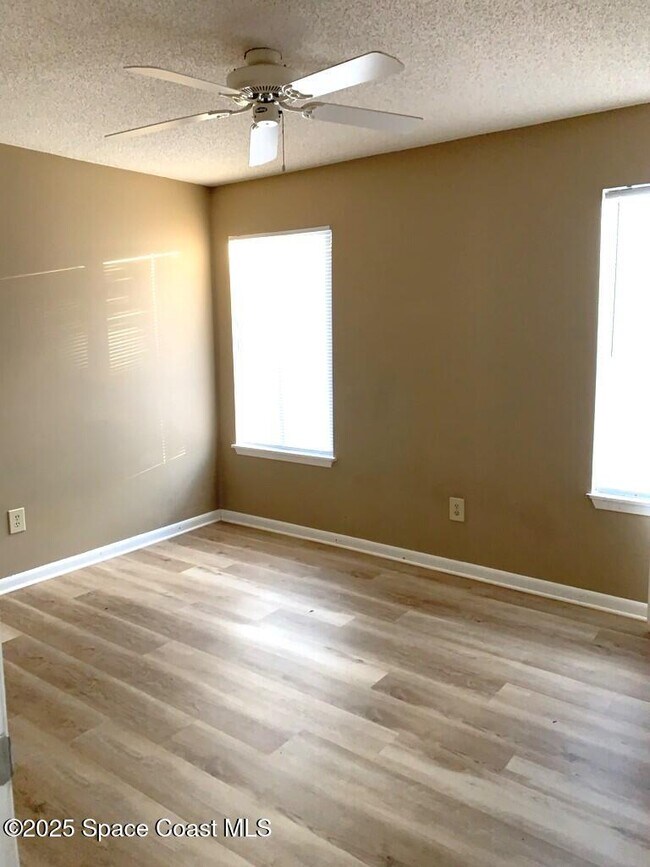 Building Photo - 3515 Sable Palm Ln