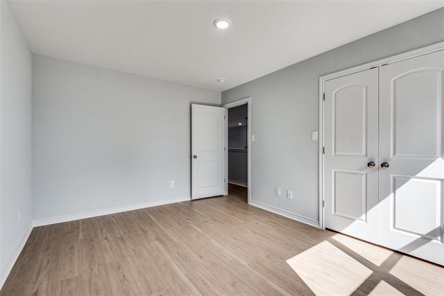 Building Photo - 314 Oak Creek Dr