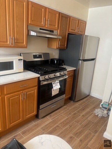 Building Photo - FRANCIS LEWIS BLVD