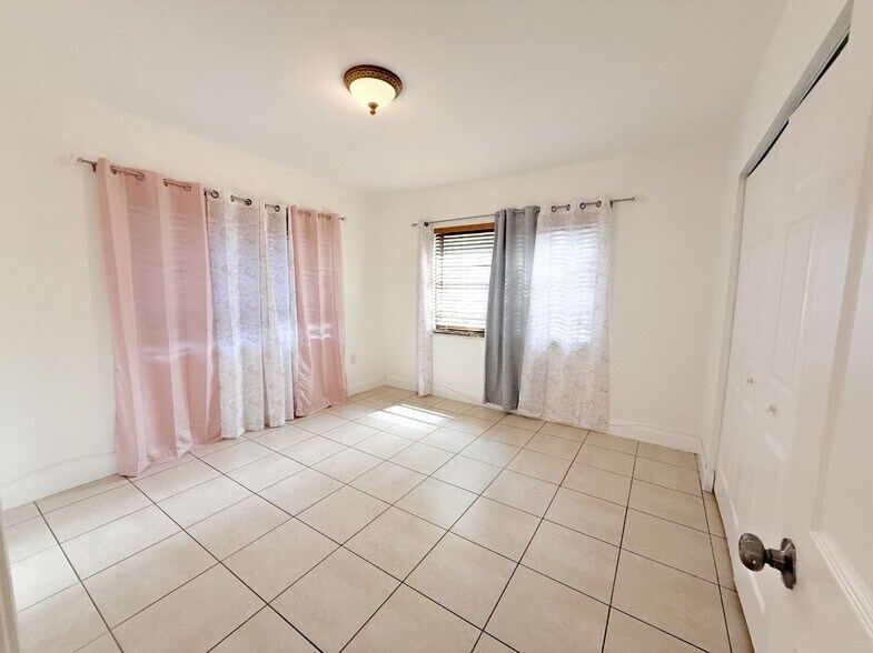 Building Photo - 7917 SW 104th St