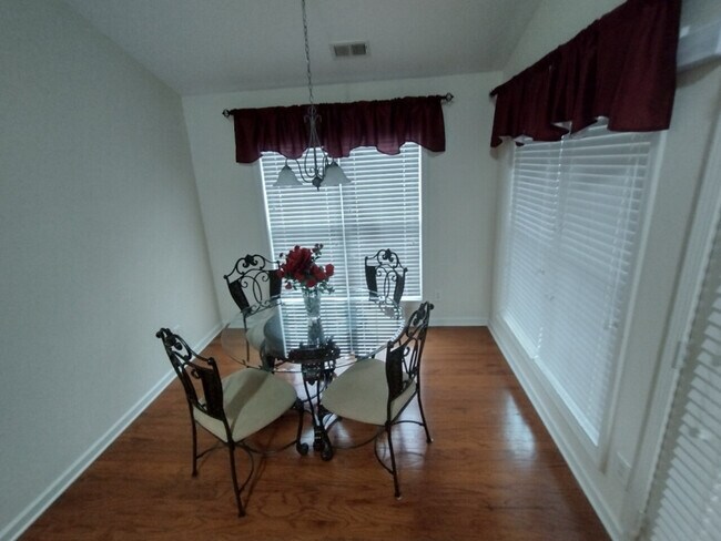 Building Photo - Loganville Retreat