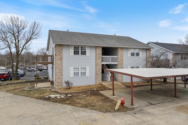 Building Photo - 2636 Villa Park Dr