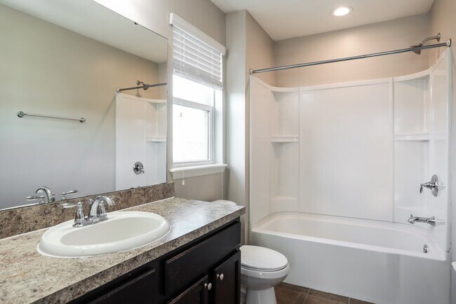 Building Photo - 452 Vineyard Ln