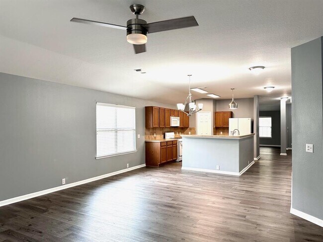 Building Photo - 2843 Sandberry Dr