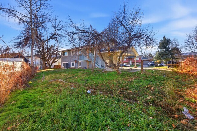 Building Photo - 5210 Woodledge Ave