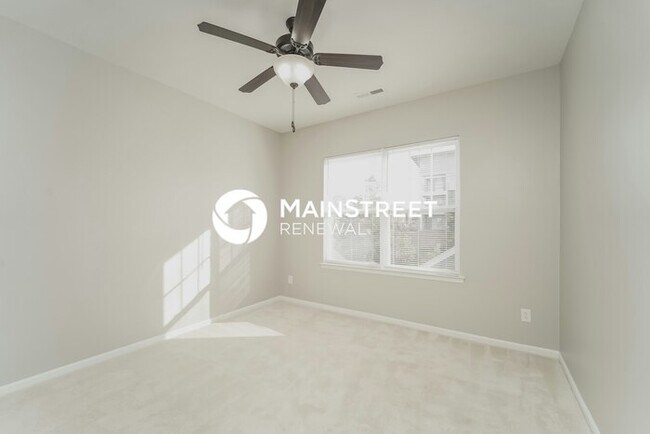 Building Photo - 3 Bedroom Pet-Friendly Home in MOORESVILLE, NC with Main Street Renewal