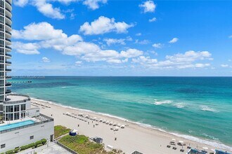 Building Photo - 15811 Collins Ave
