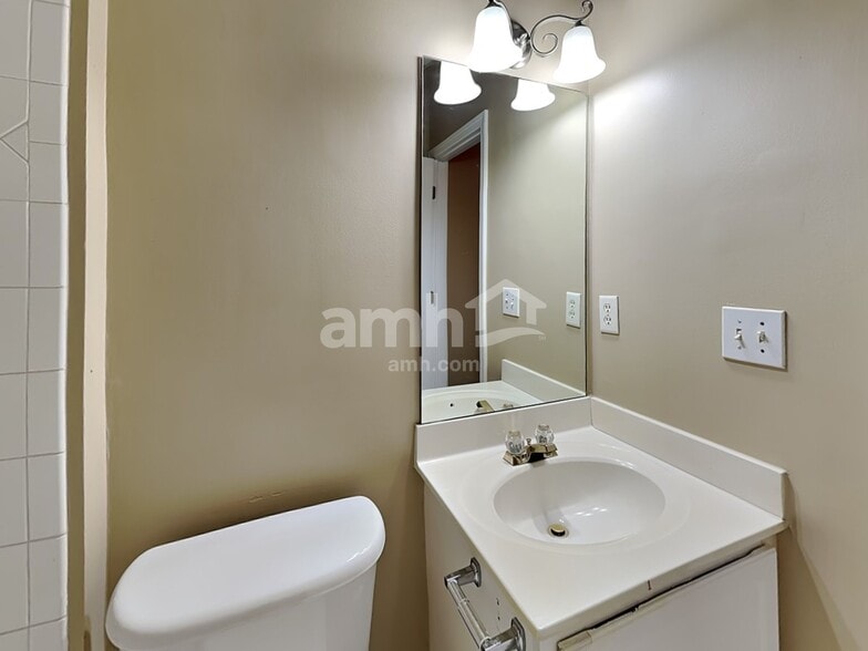 Building Photo - 1649 Stillwater Park Ct