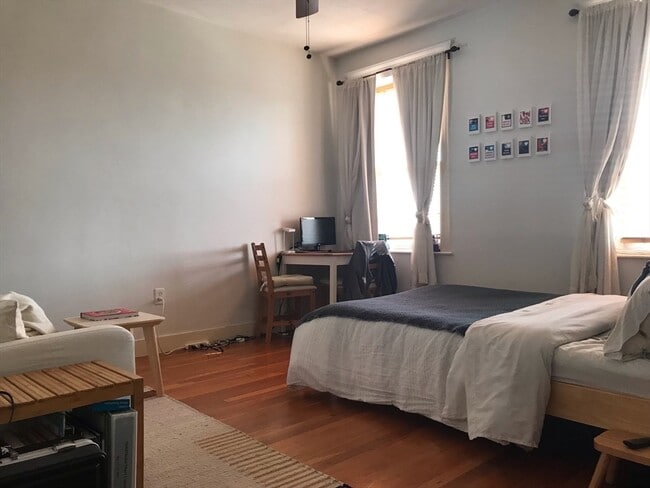 Building Photo - 85 Park Dr