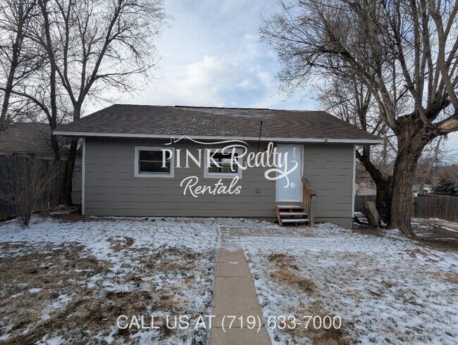 Building Photo - 2545 Lelaray St