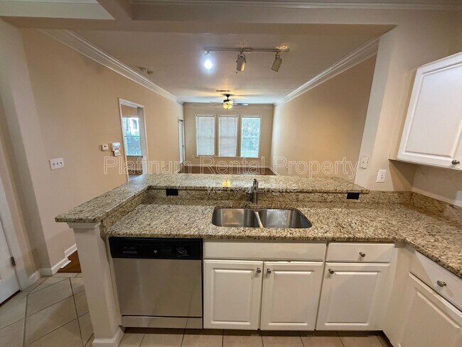 Building Photo - 1850 Cotillion Dr