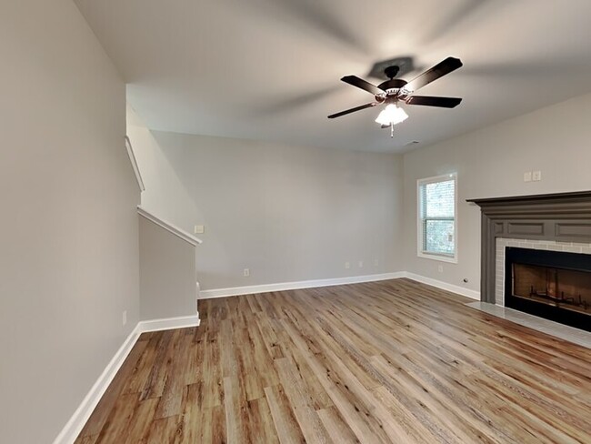 Building Photo - Cozy Home located in Dacula!