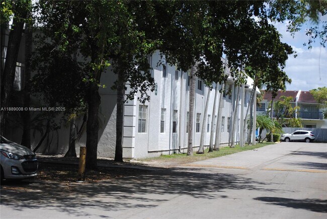 Building Photo - 17255 SW 95th Ave