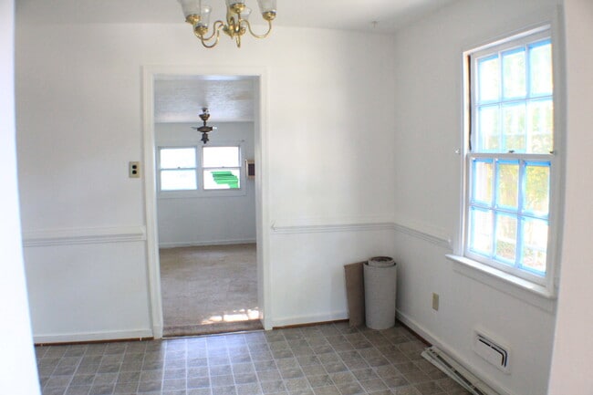 Building Photo - Adorable Home Off Skipwith