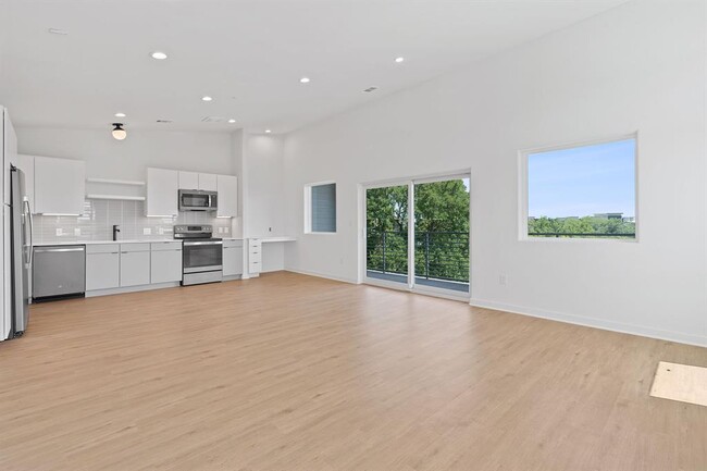 Building Photo - 100 Mockingbird Ln W