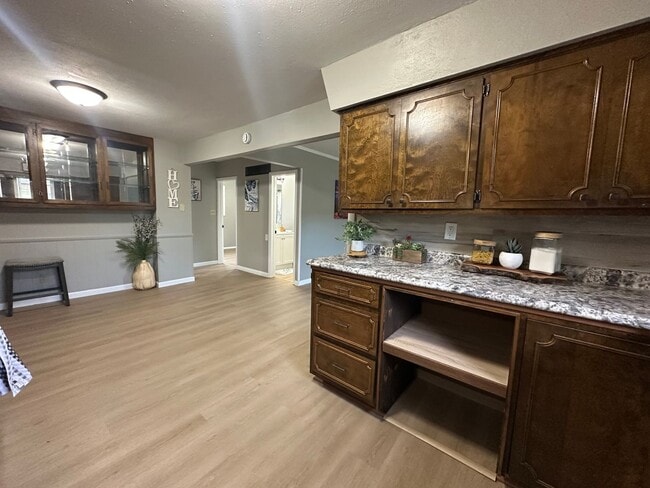Building Photo - Renovated 2 bed, 1 bath home for rent in W...