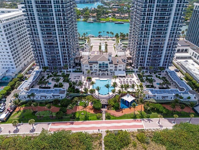 Building Photo - 4779 Collins Ave
