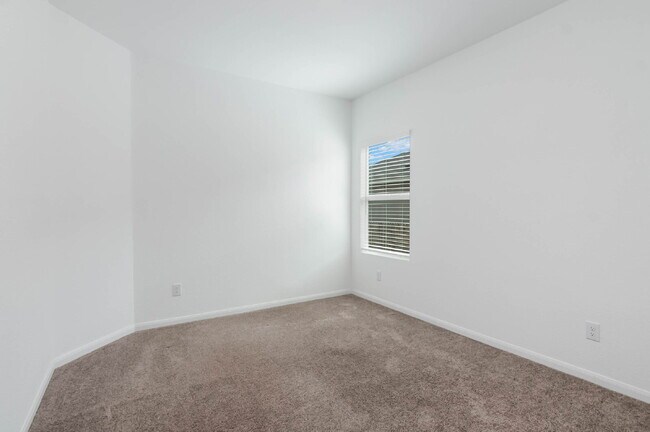 Building Photo - 6063 Draw Lp