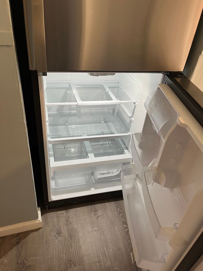 Building Photo - Gorgeous 1-bedroom, First floor! Apartment...