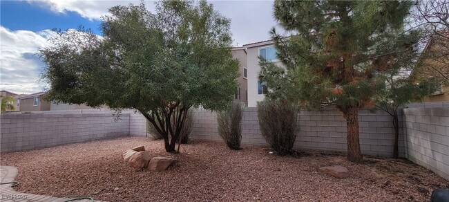 Building Photo - 10585 Medicine Bow St