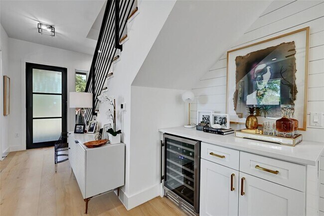 Building Photo - 2909 Kuhlman Ave