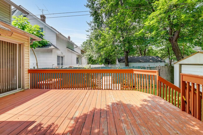 Building Photo - 31 Chestnut St