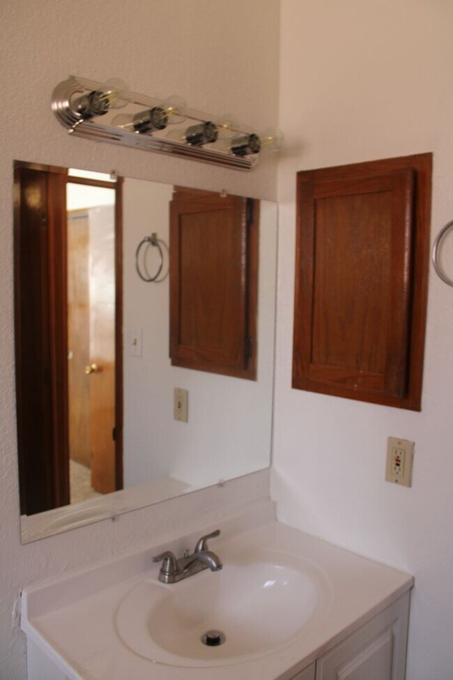Building Photo - 1472 Sierra De Oro Dr