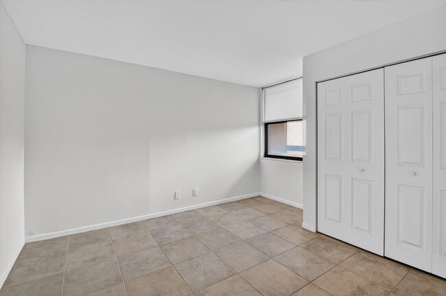 Building Photo - 2255 Lindell Blvd