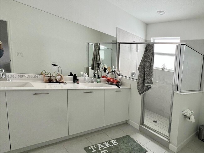 Building Photo - 12713 NW 24th Ave