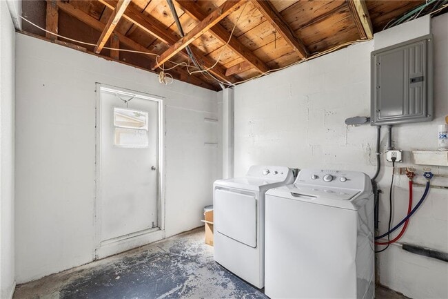 Building Photo - 10803 Hyssop St