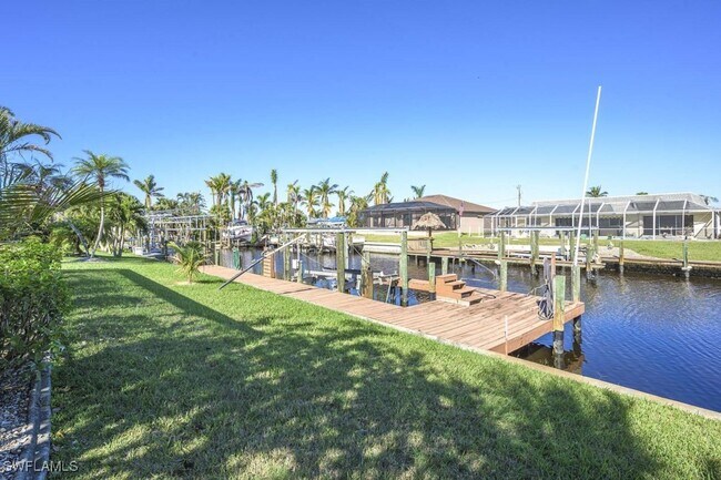 Building Photo - 3525 Surfside Blvd