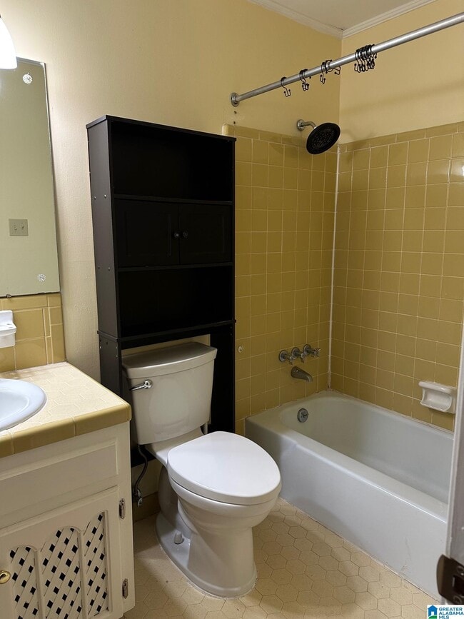 Building Photo - 3208 Westbrook Dr