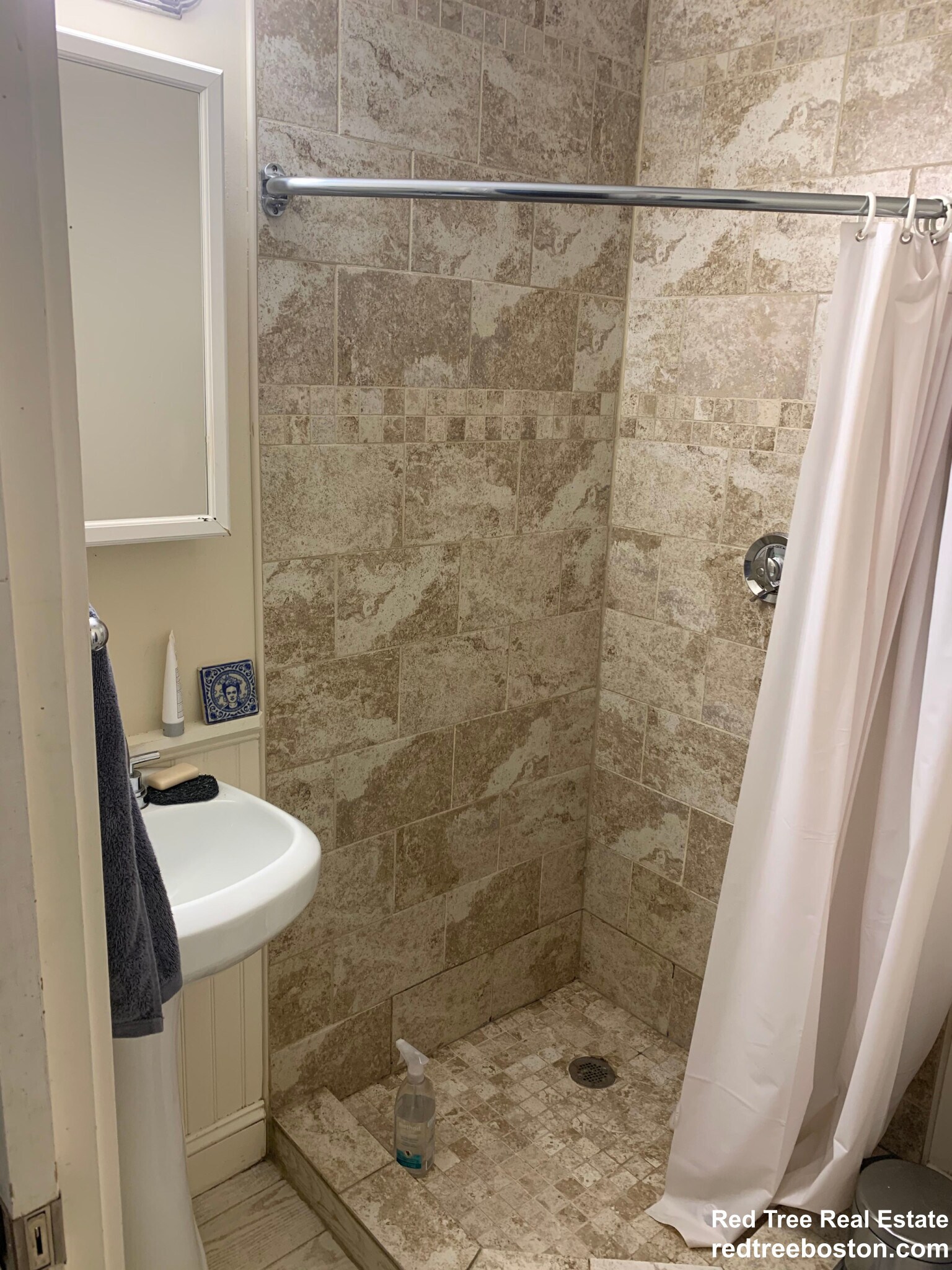 Building Photo - 61 Joy St