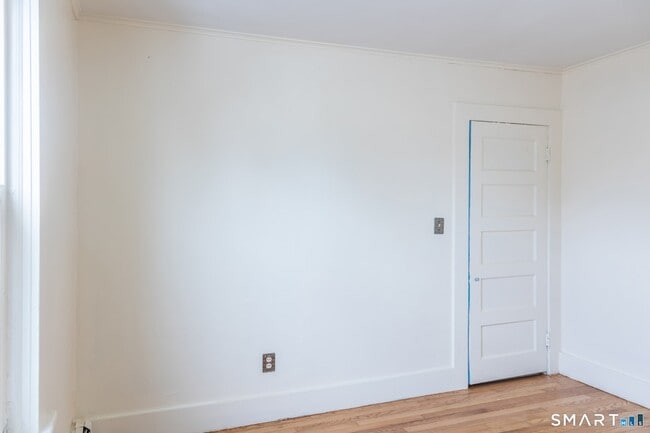 Building Photo - 84 Front St